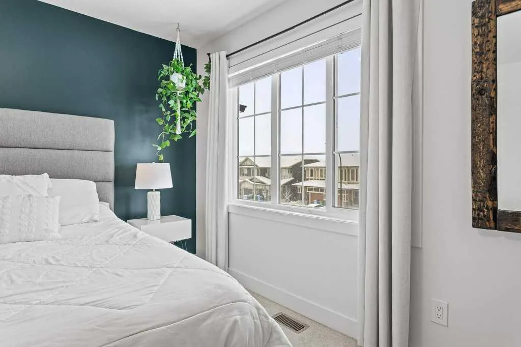 216 Clydesdale Avenue