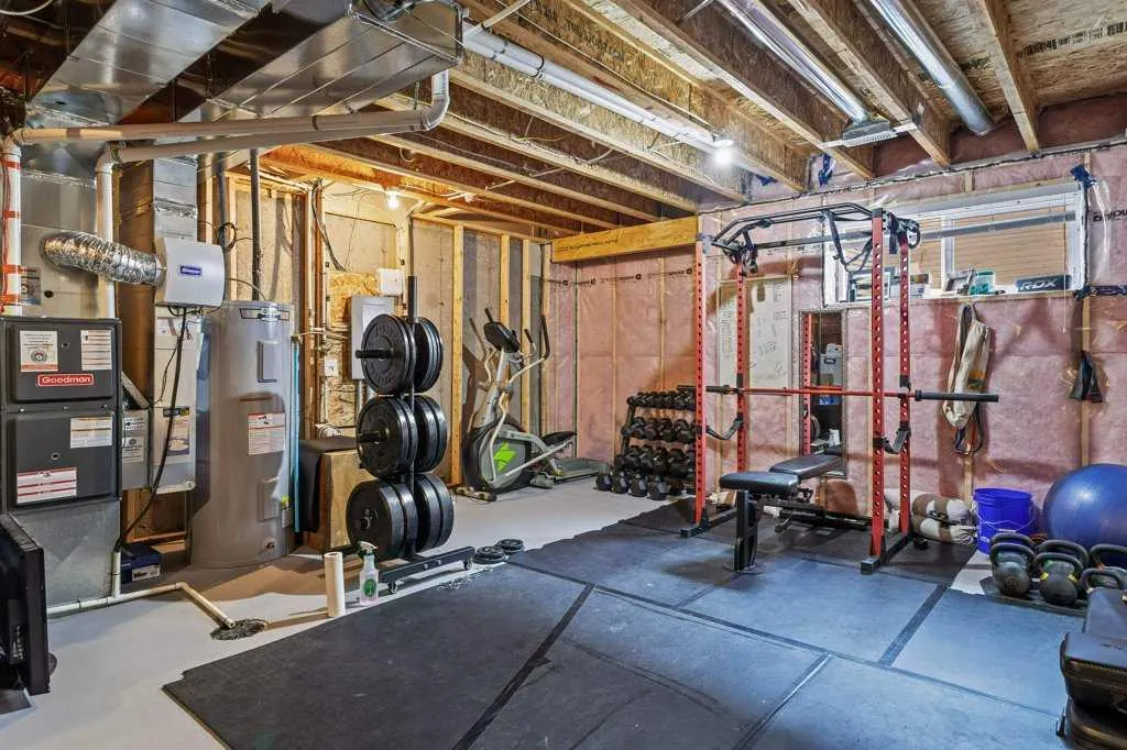 216 Clydesdale Avenue