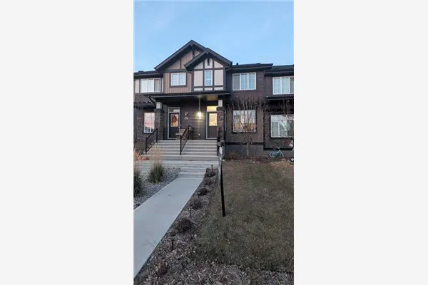 216 Clydesdale Avenue