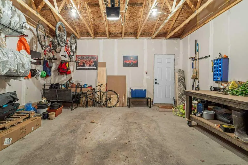 216 Clydesdale Avenue