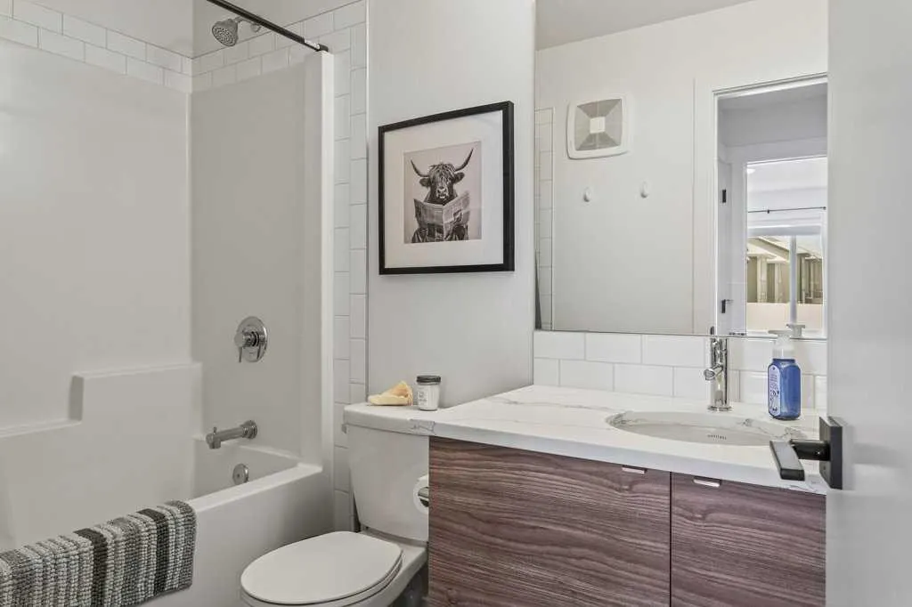 216 Clydesdale Avenue