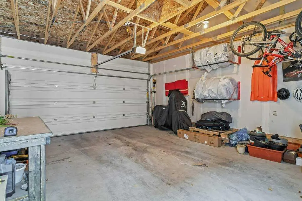 216 Clydesdale Avenue