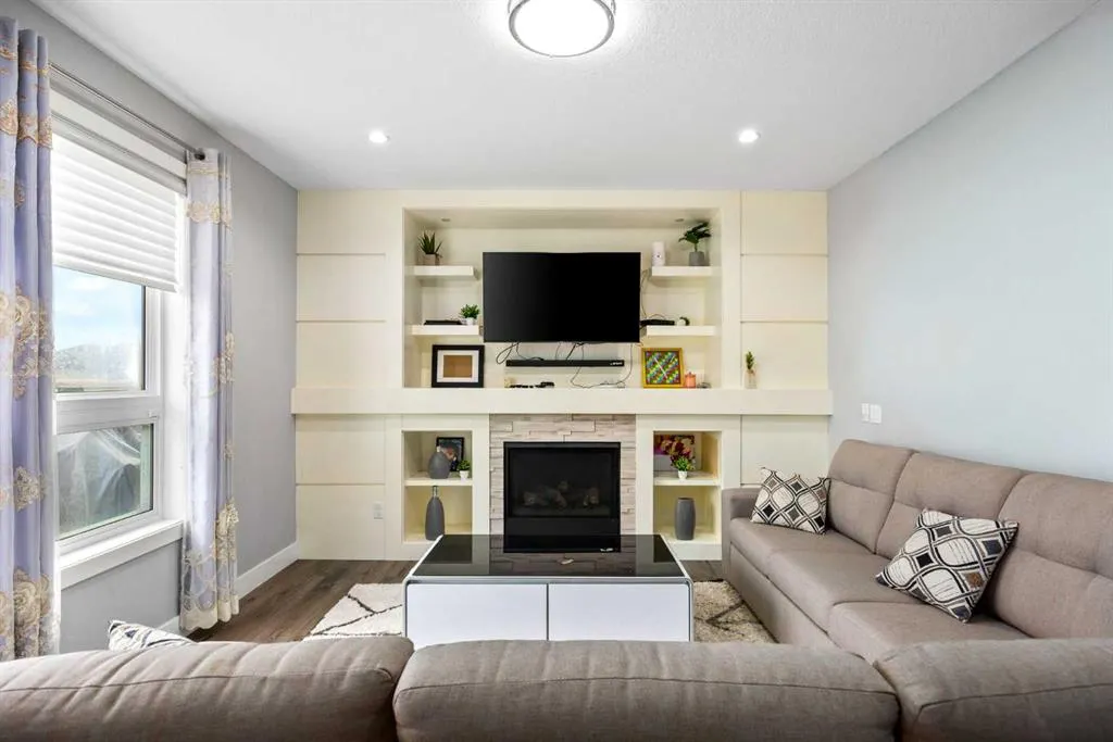 106 Baysprings Gardens SW