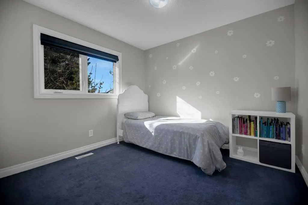 164 Mckerrell Crescent SE