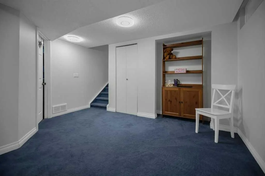 164 Mckerrell Crescent SE