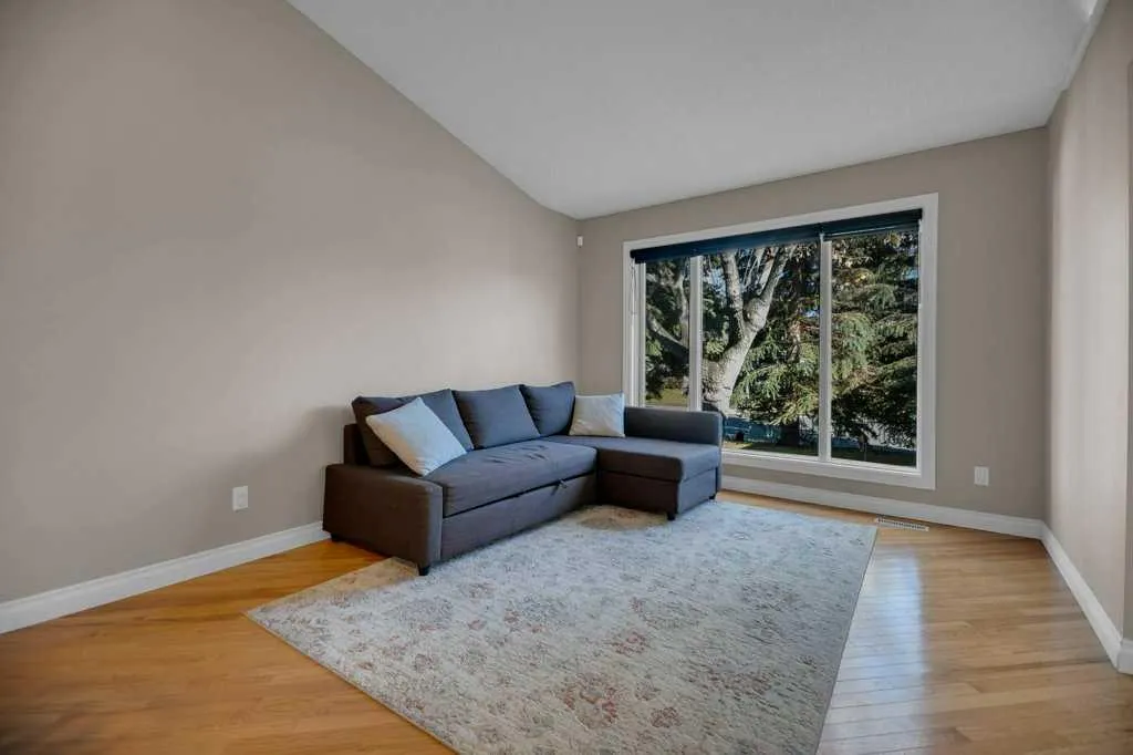 164 Mckerrell Crescent SE