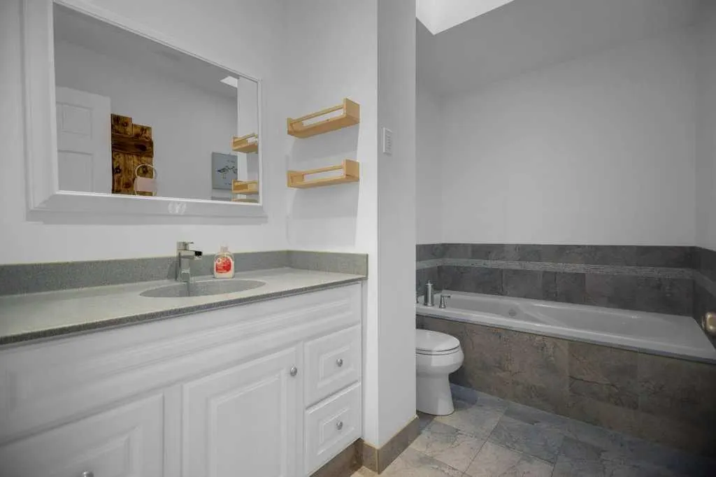 164 Mckerrell Crescent SE