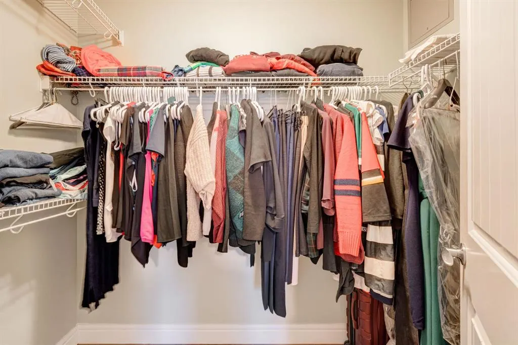 2010 35 Avenue SW, #205