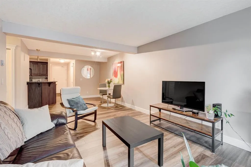 2010 35 Avenue SW, #205