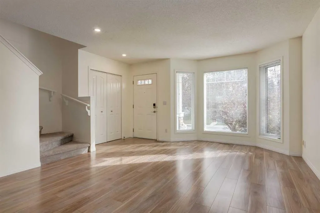 167 Cramond Green SE