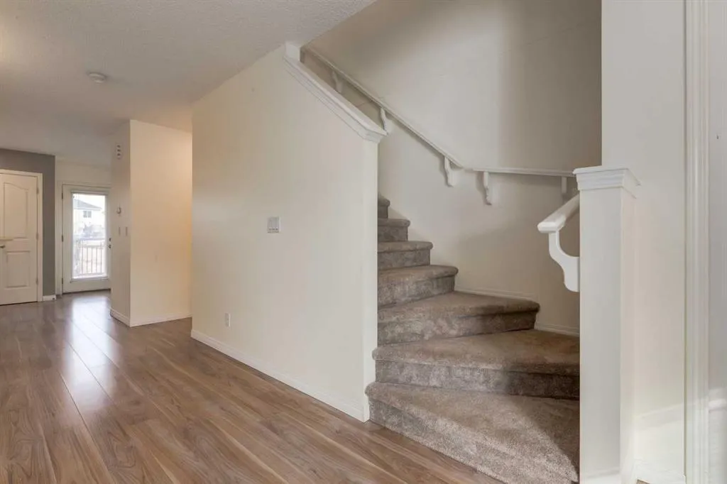 167 Cramond Green SE