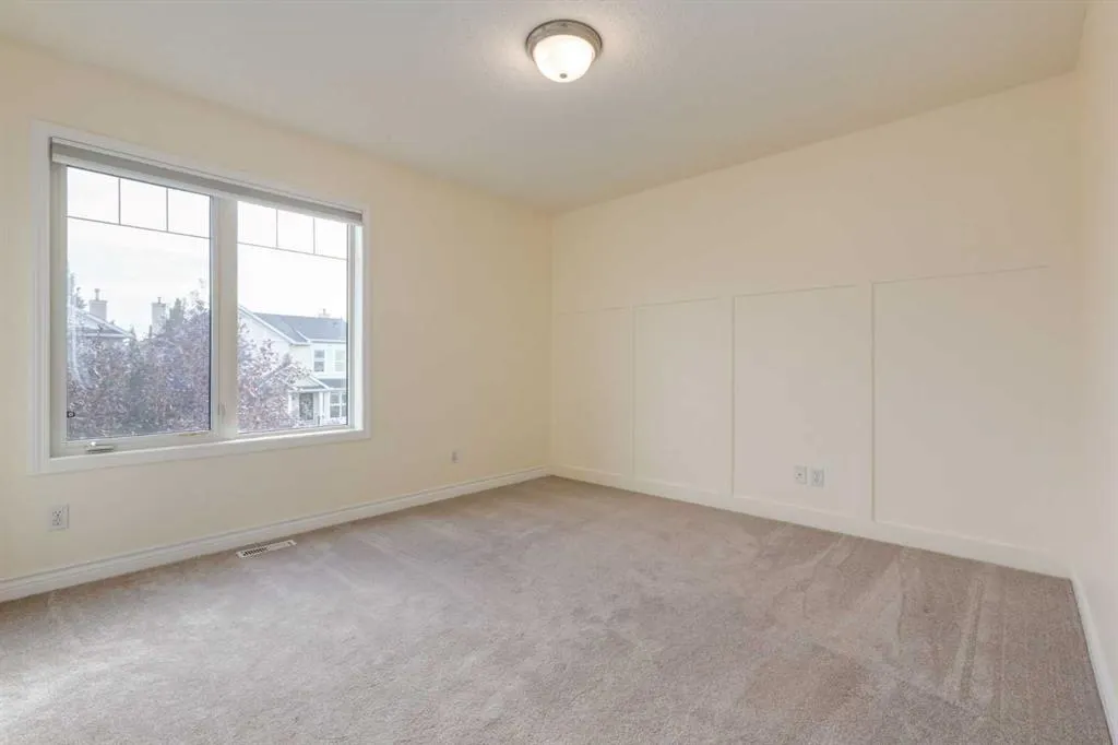 167 Cramond Green SE