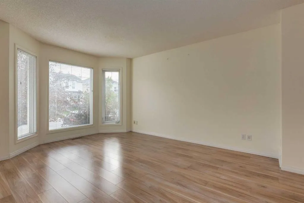 167 Cramond Green SE