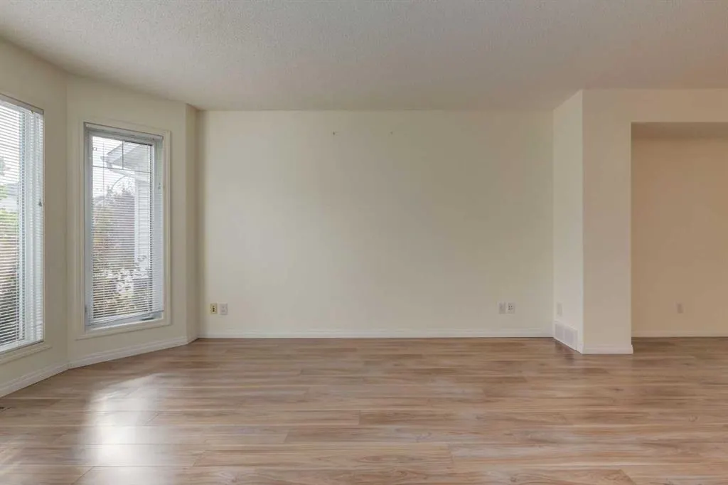 167 Cramond Green SE