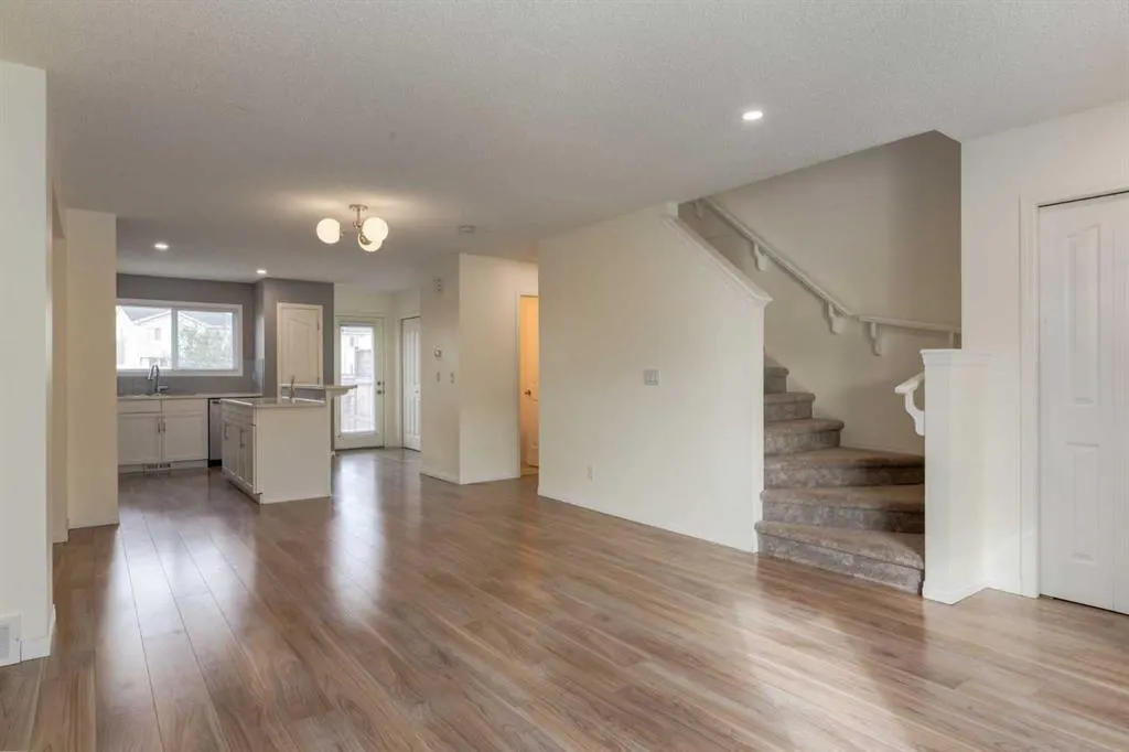 167 Cramond Green SE