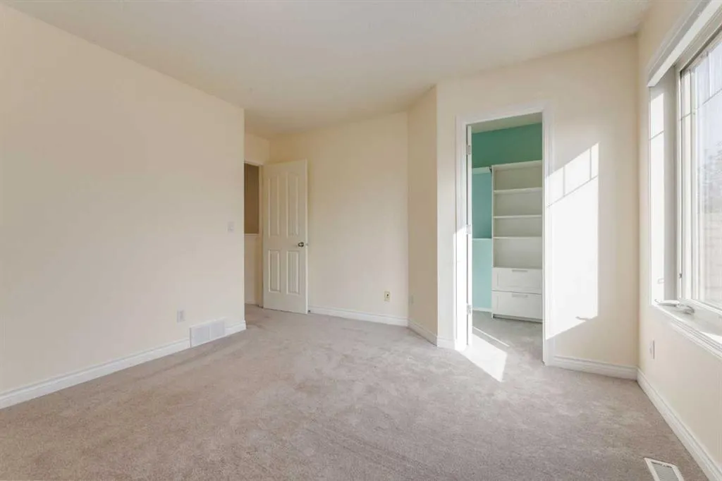 167 Cramond Green SE