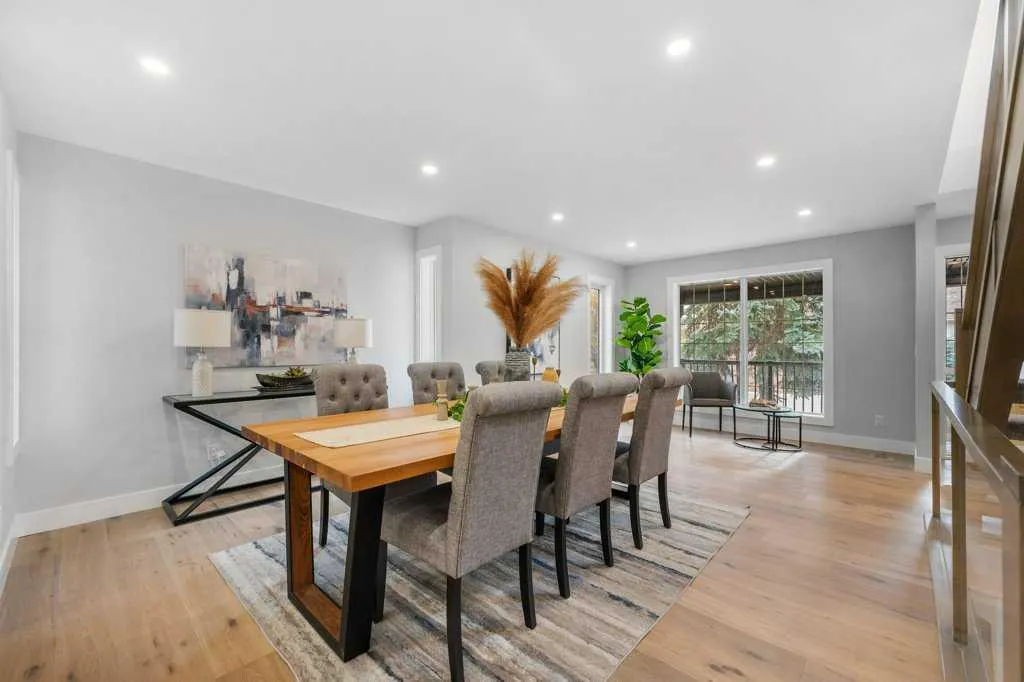 711 Mckenzie Lake Bay SE