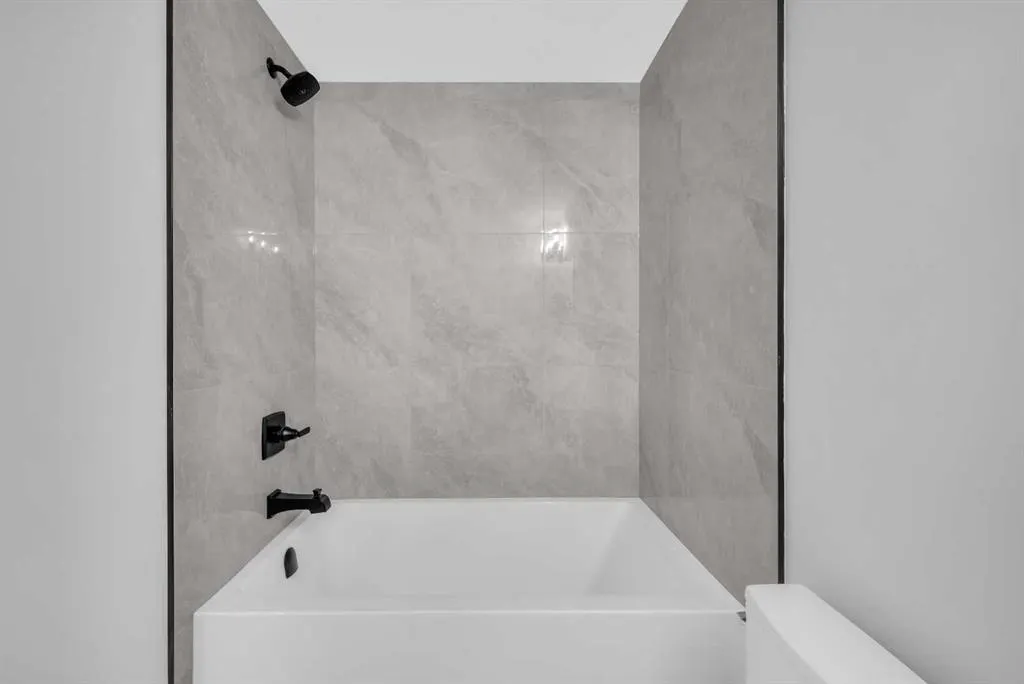 203 KINNIBURGH Place