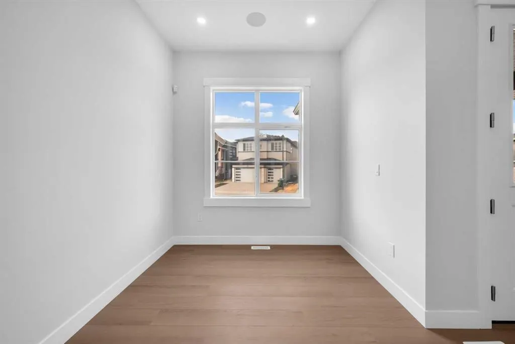 203 KINNIBURGH Place