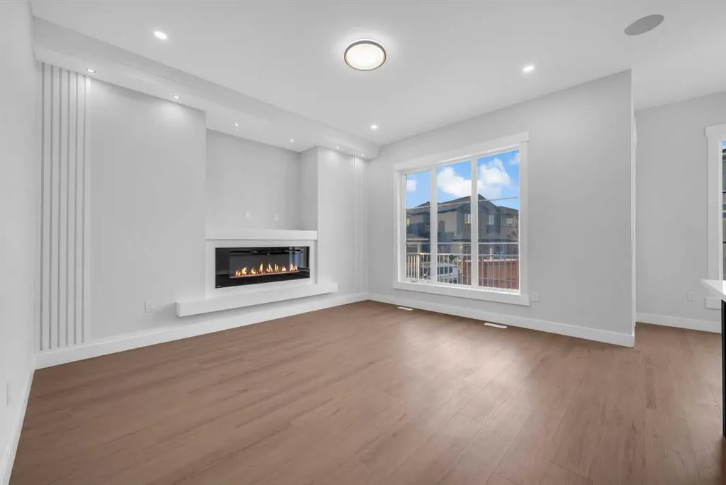 203 KINNIBURGH Place