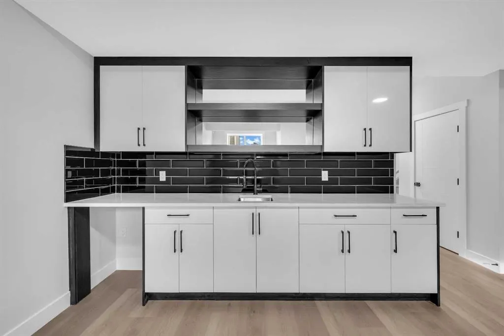 203 KINNIBURGH Place