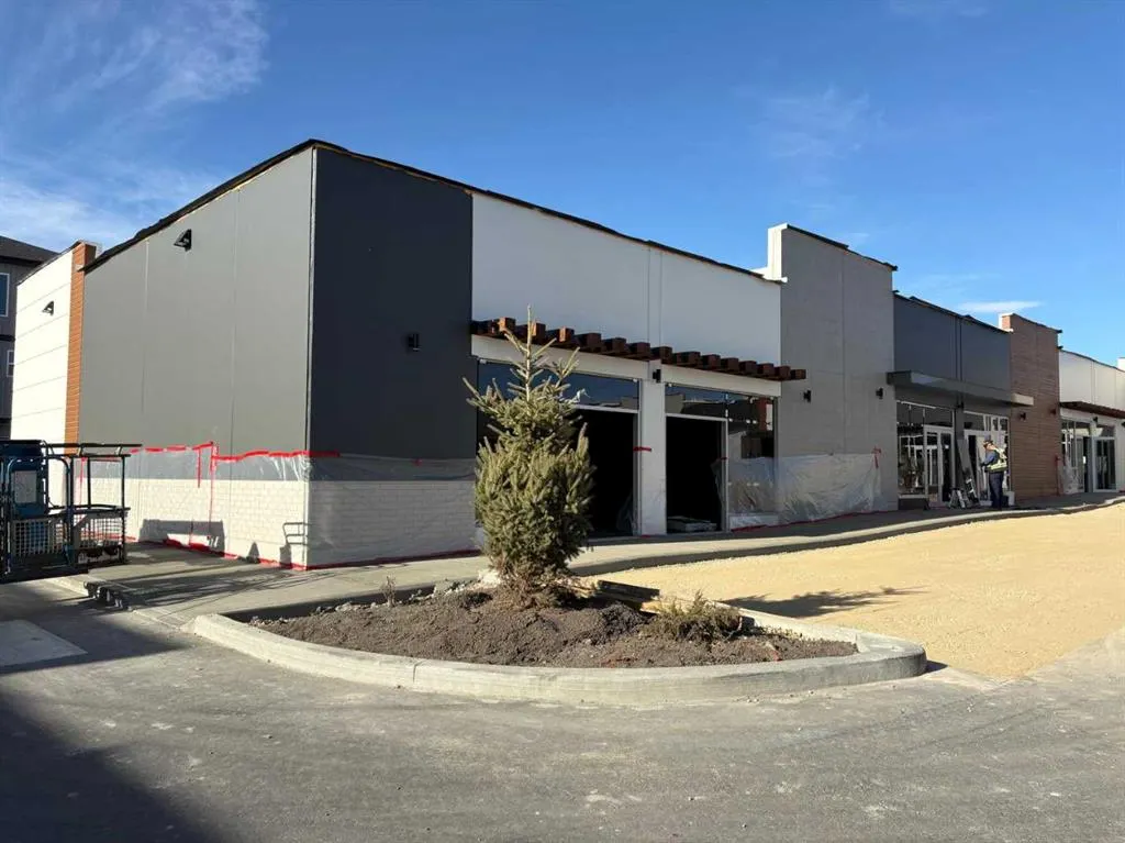 110 Corner Meadows Manor NE