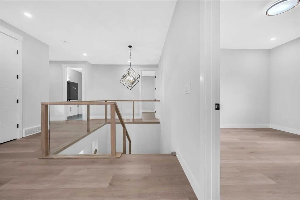 327 Kinniburgh Place