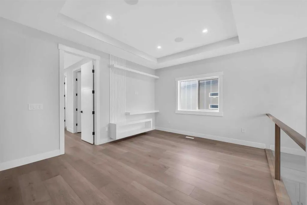 327 Kinniburgh Place