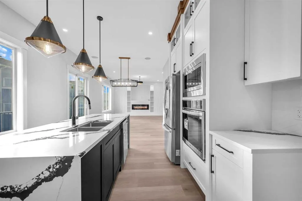 327 Kinniburgh Place