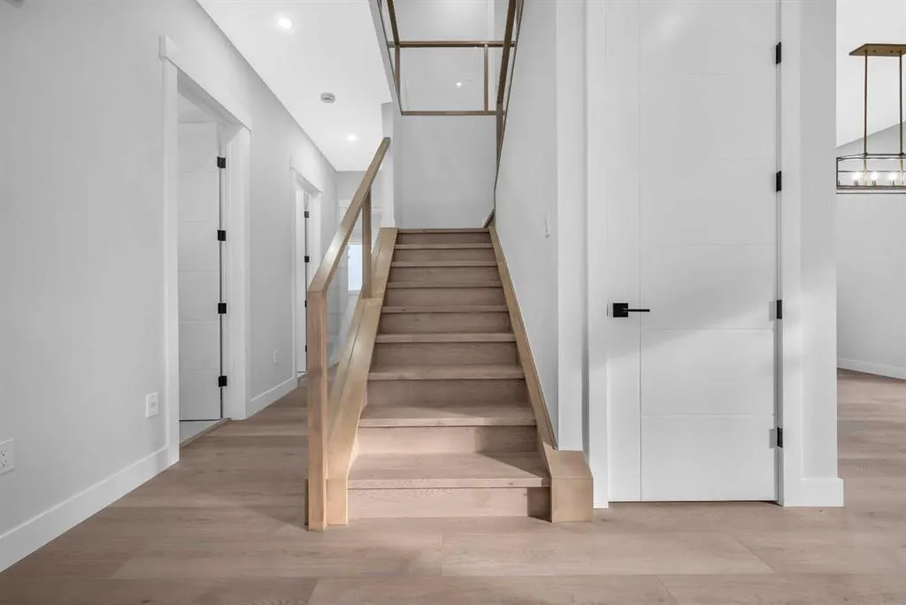 327 Kinniburgh Place