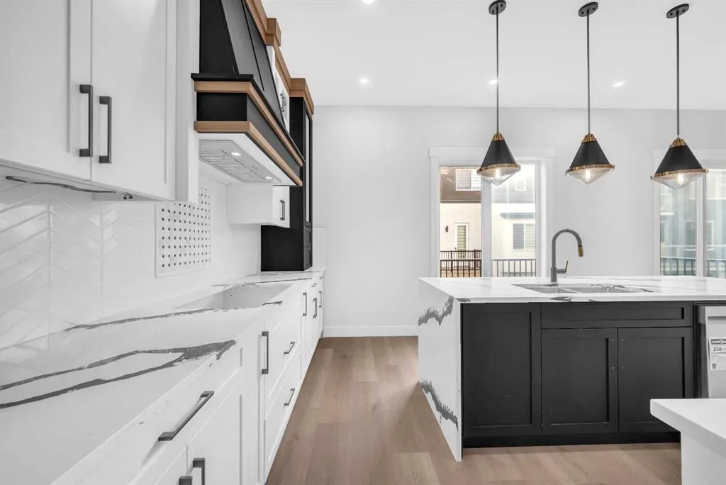 327 Kinniburgh Place