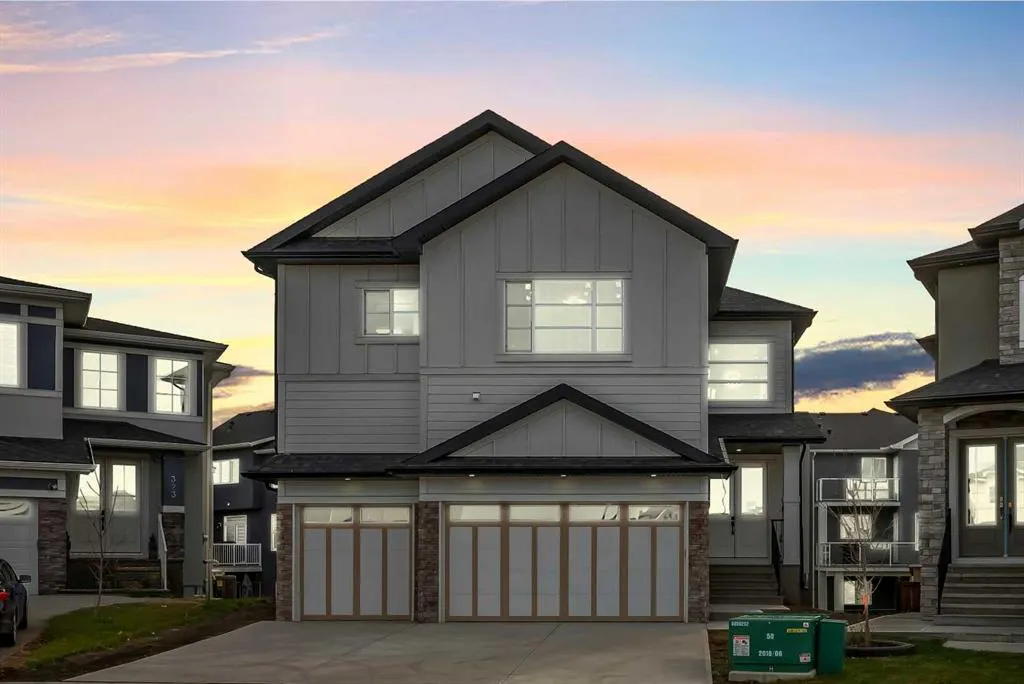 327 Kinniburgh Place