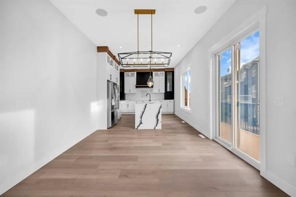 327 Kinniburgh Place