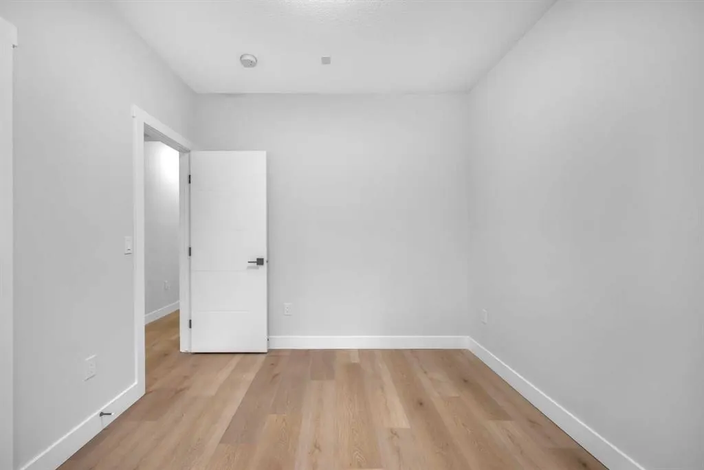 327 Kinniburgh Place