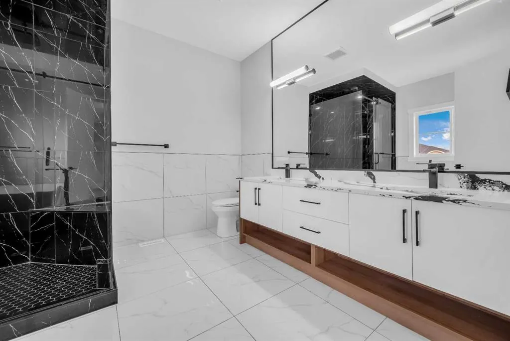 327 Kinniburgh Place