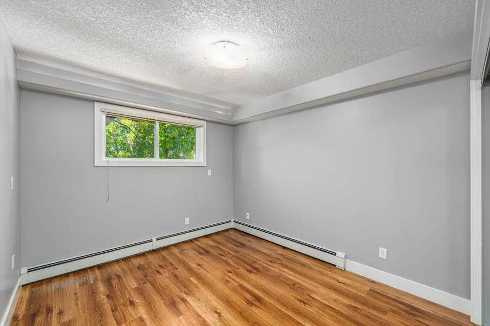 333 5 Avenue NE, #202