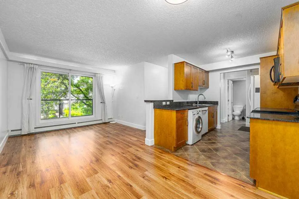 333 5 Avenue NE, #202