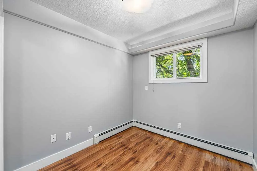 333 5 Avenue NE, #202