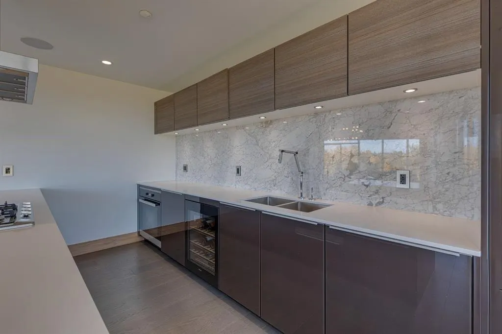 738 1 Avenue SW, #412