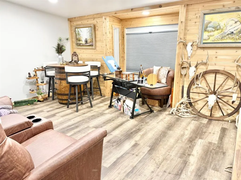 349 Railway Avenue W, #323