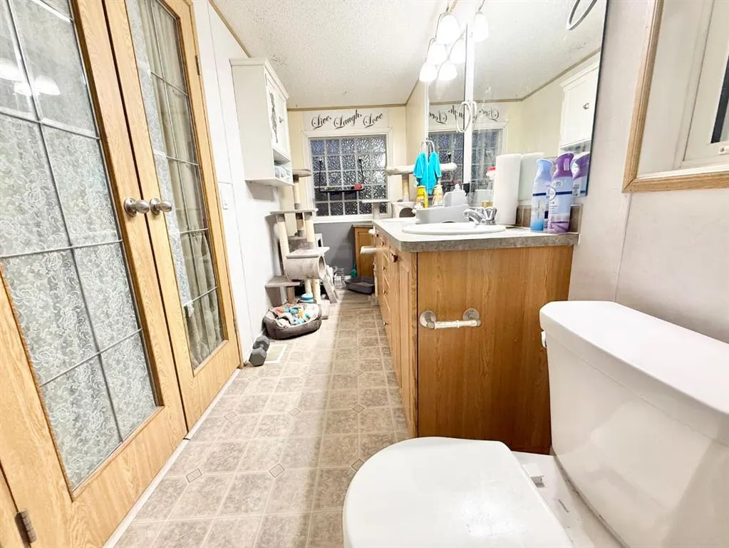 349 Railway Avenue W, #323