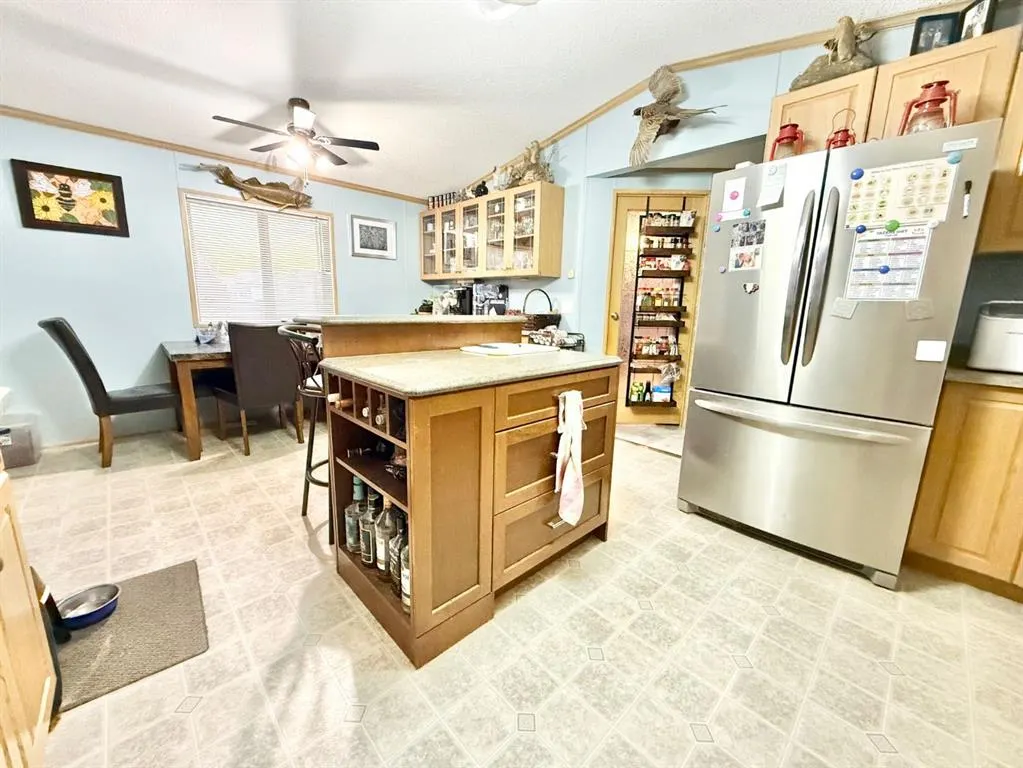 349 Railway Avenue W, #323