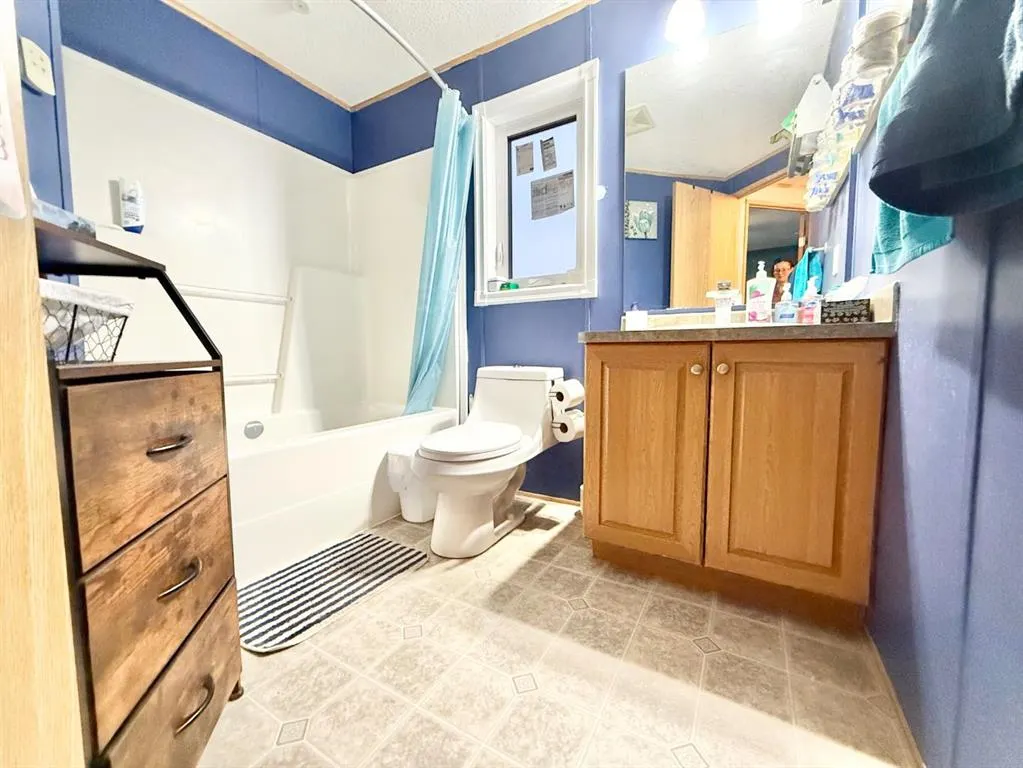 349 Railway Avenue W, #323