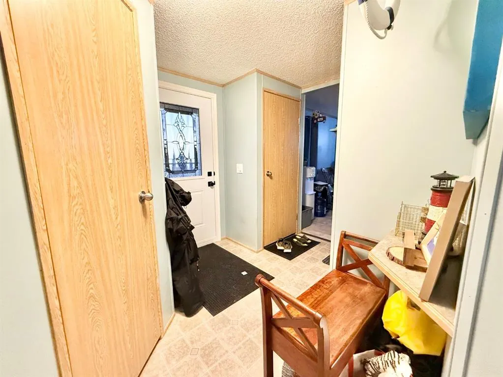 349 Railway Avenue W, #323