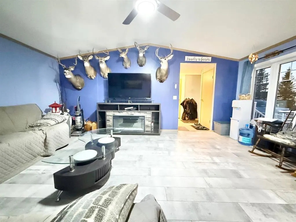 349 Railway Avenue W, #323