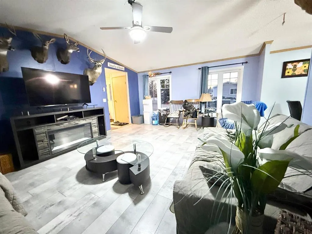 349 Railway Avenue W, #323