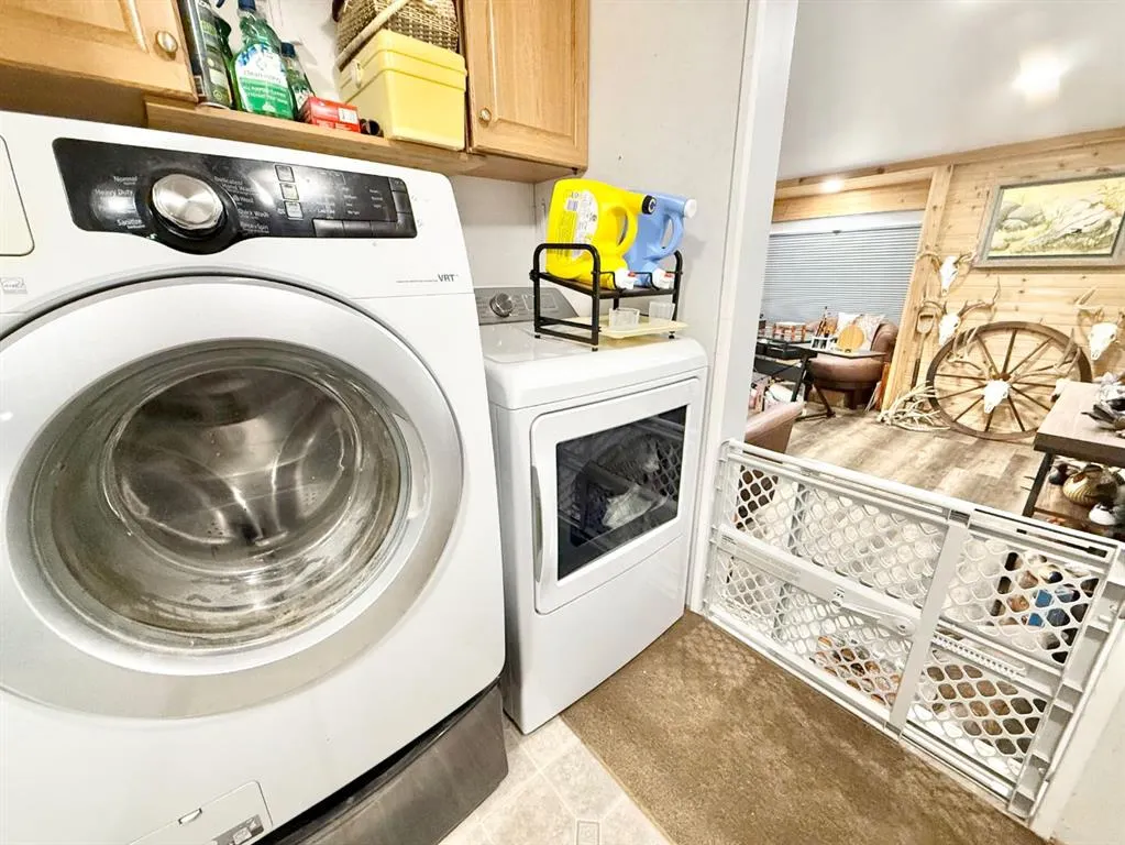 349 Railway Avenue W, #323