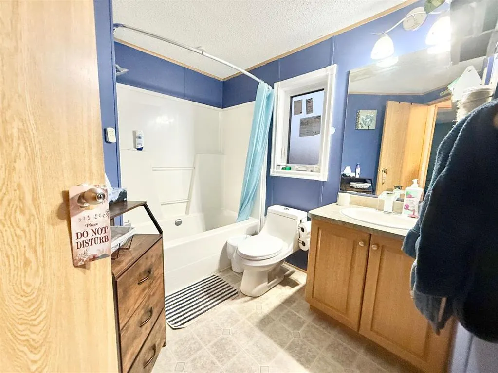 349 Railway Avenue W, #323