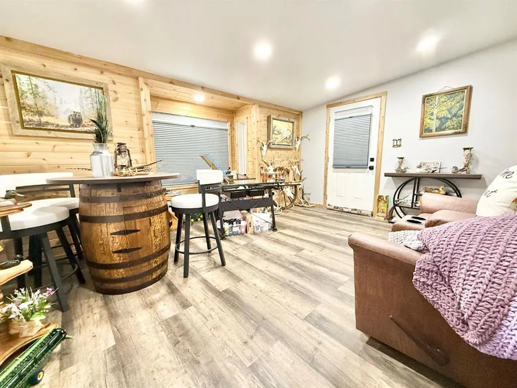 349 Railway Avenue W, #323