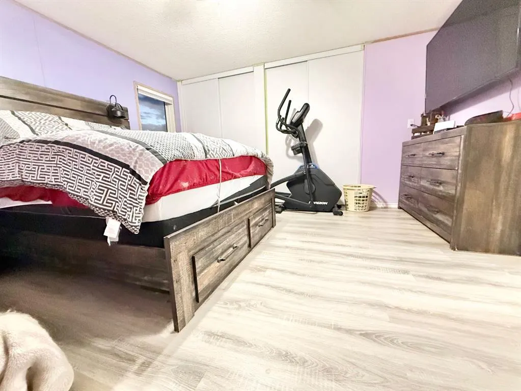 349 Railway Avenue W, #323